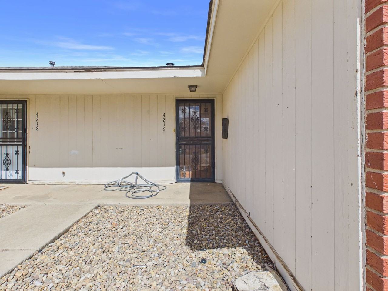 4216 Ridgecrest Cir - Photo 3 of 27