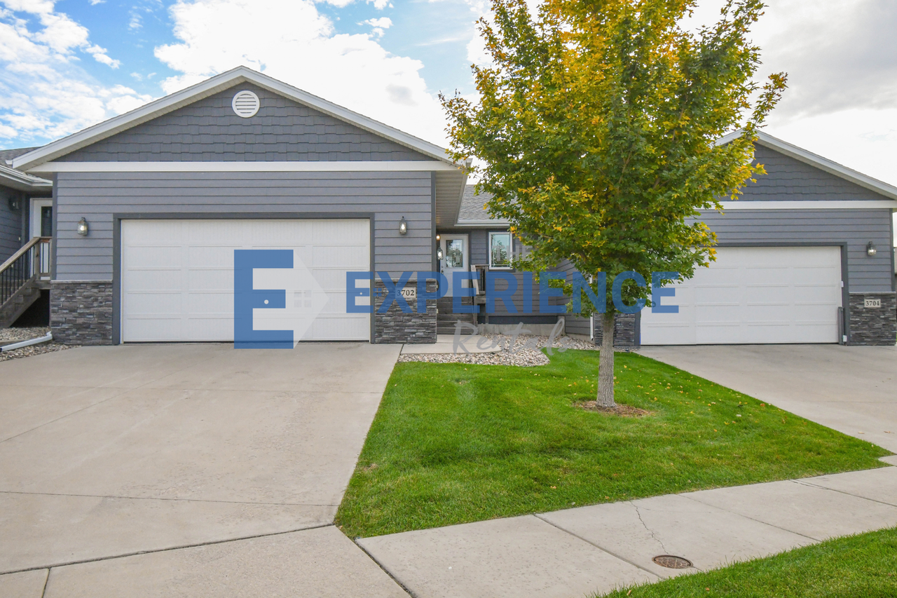3702 S Outfield Cir - Photo 2 of 40