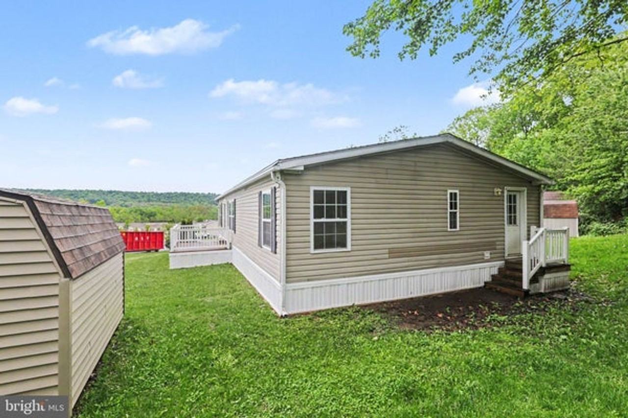 49 Meadowview Dr - Photo 4 of 18