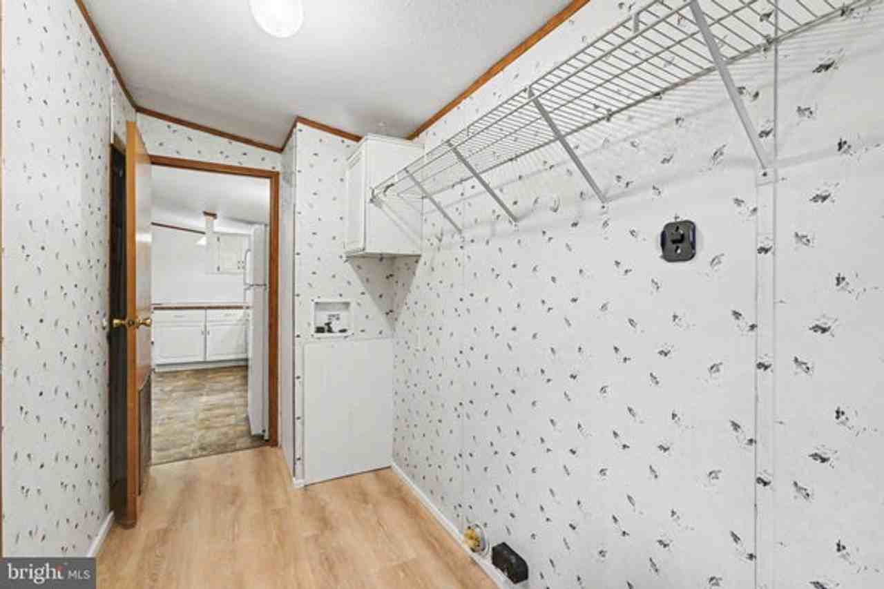 49 Meadowview Dr - Photo 6 of 18