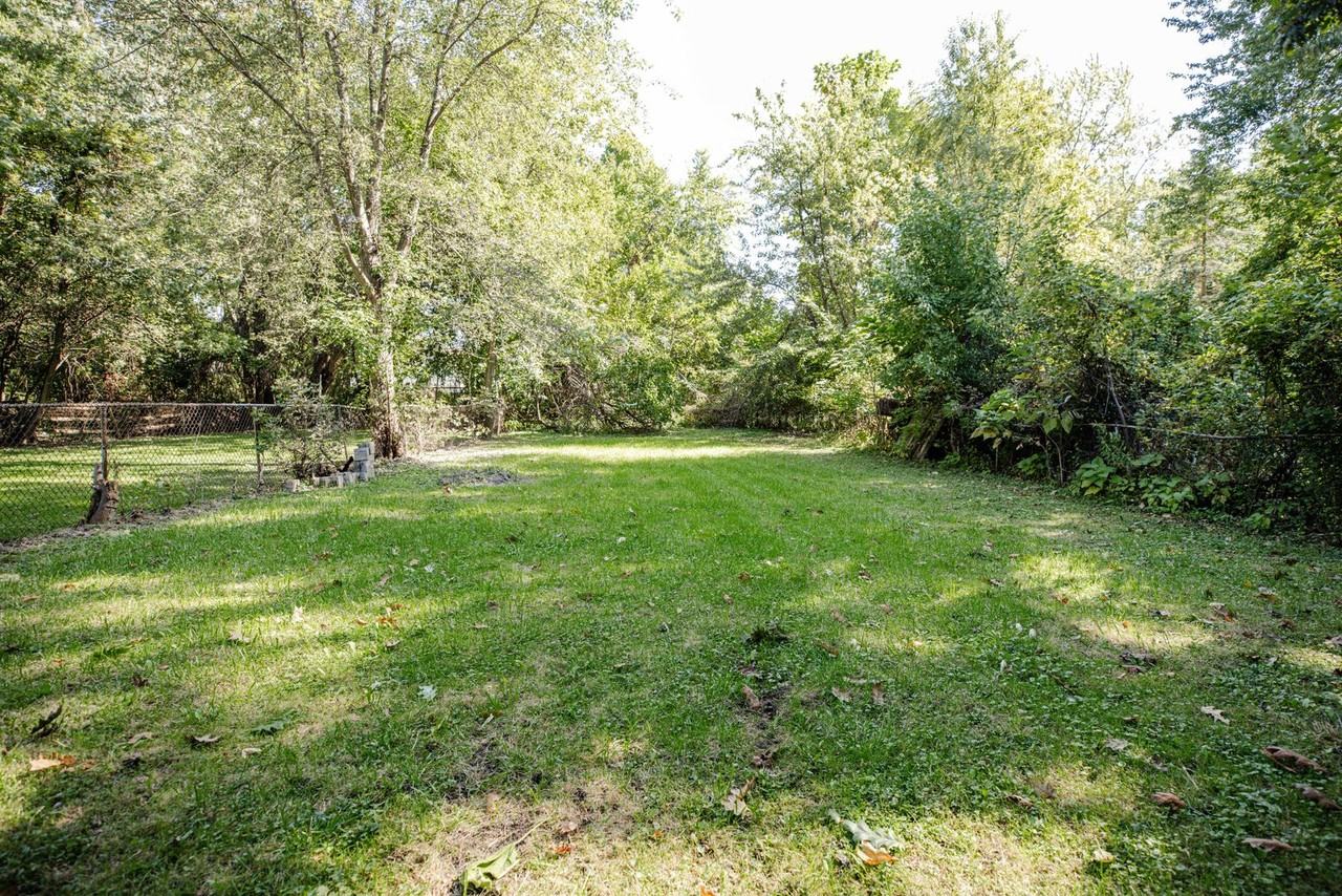 3840 Willys Pkwy - Photo 4 of 24