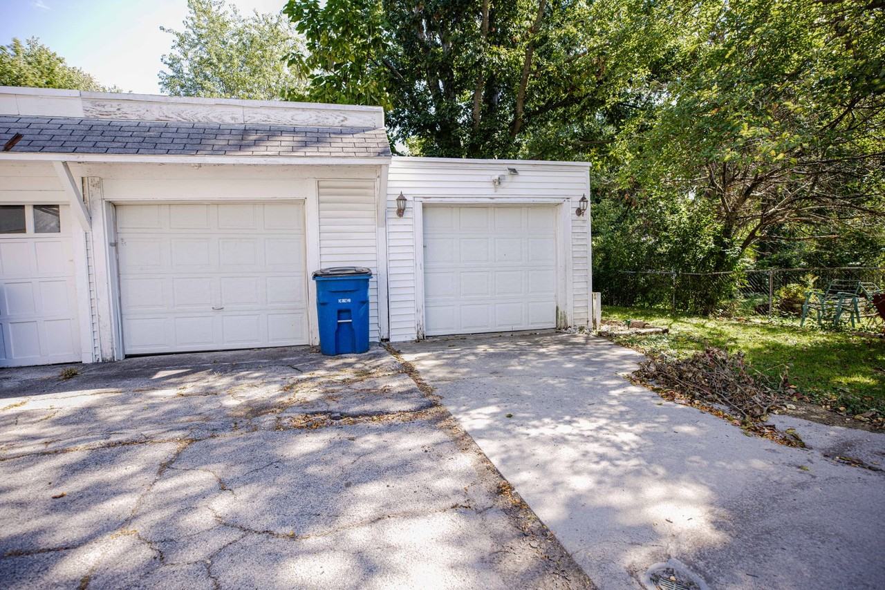 3840 Willys Pkwy - Photo 5 of 24