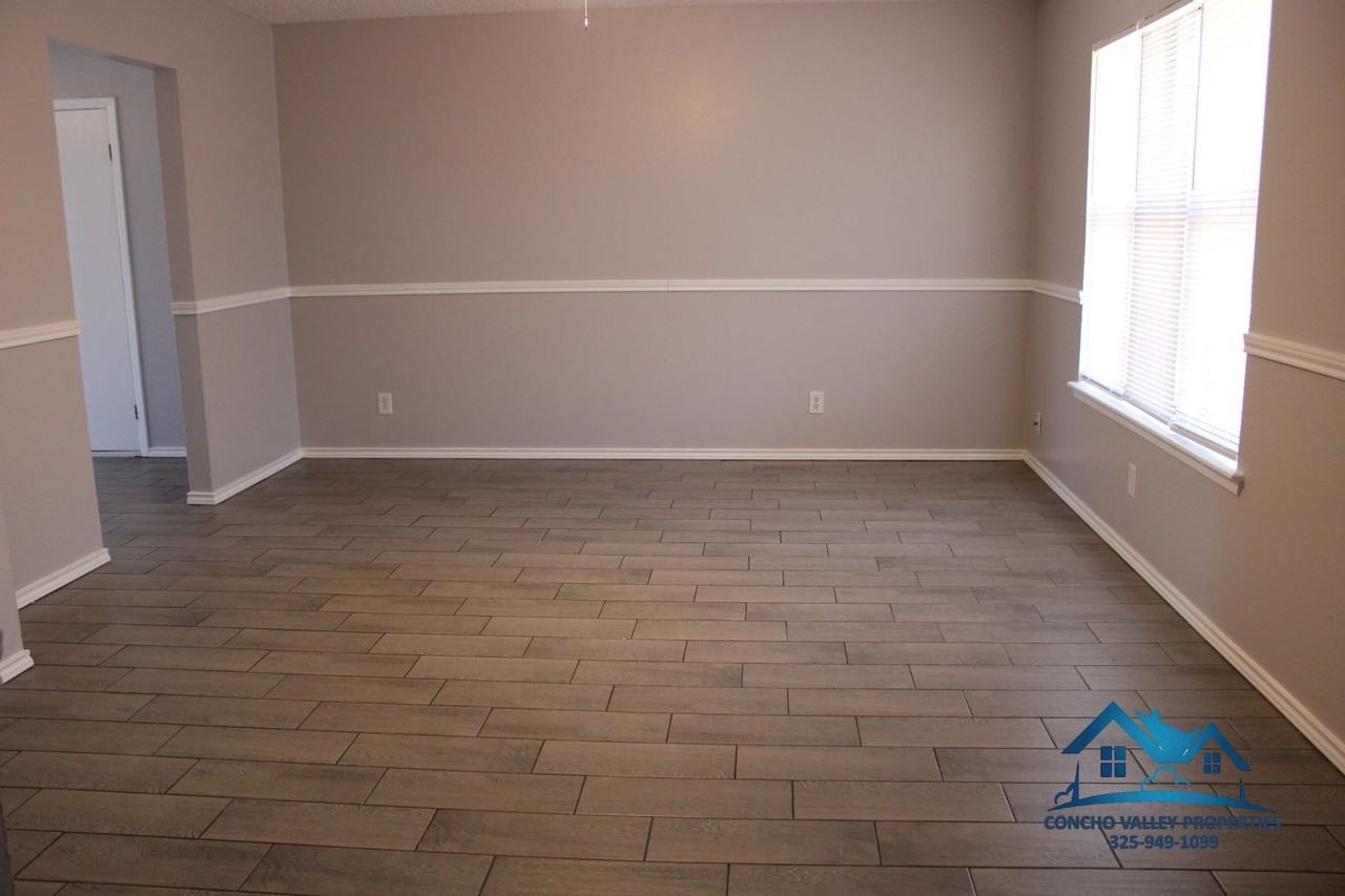 1101 E 44th St - Photo 2 of 15