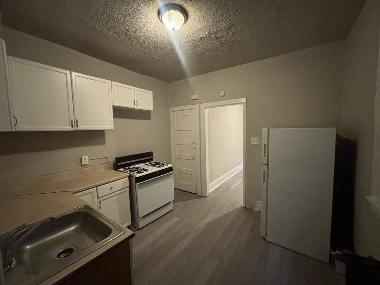 2836 N 23rd St - Photo 4 of 9