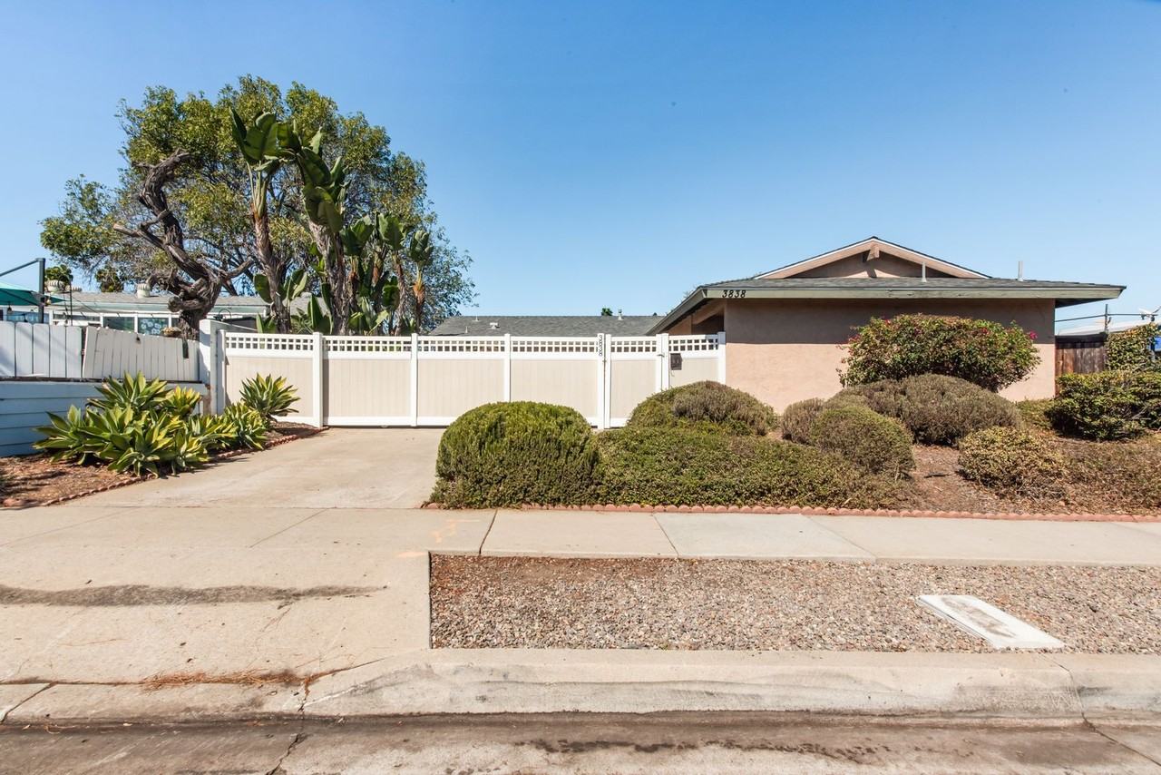 3838 Governor Dr - Photo 2 of 33