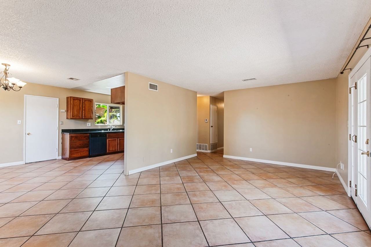 3838 Governor Dr - Photo 3 of 33