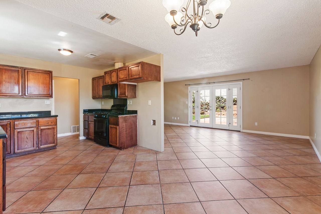 3838 Governor Dr - Photo 4 of 33