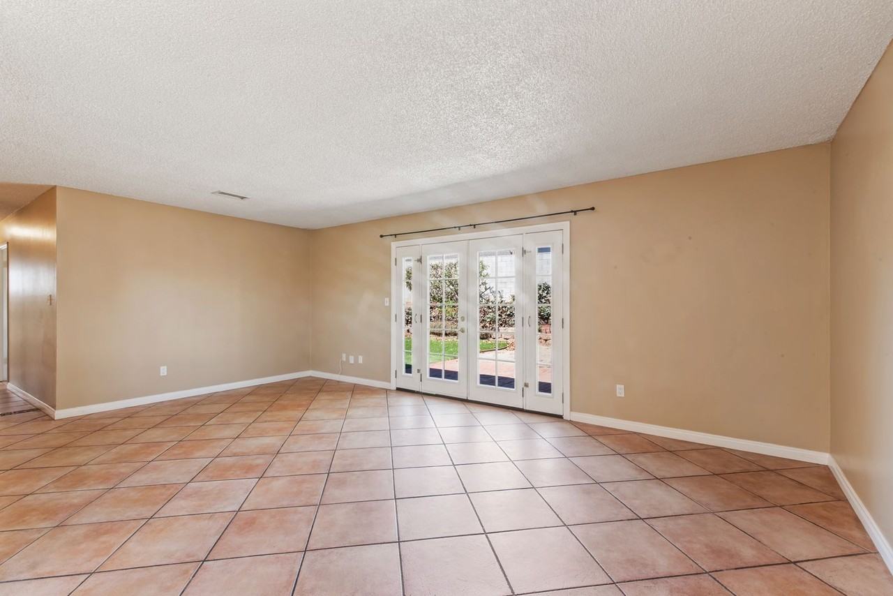 3838 Governor Dr - Photo 5 of 33