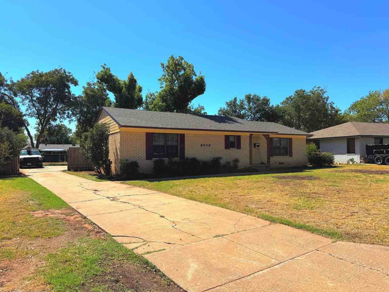 4513 Wynnwood Dr - Photo 2 of 47