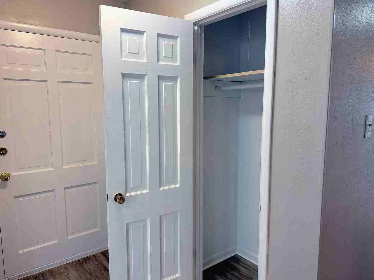 4513 Wynnwood Dr - Photo 5 of 47