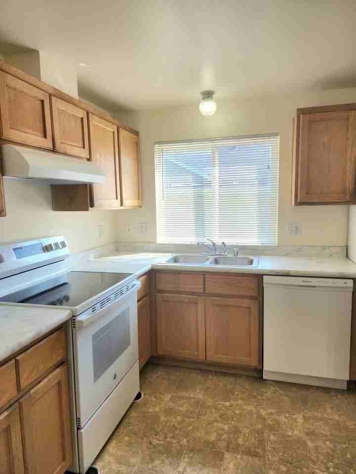2426 Callow Rd - Photo 3 of 22