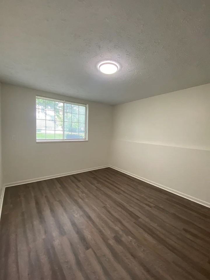 Hubbard Drive Garden Apartments - Photo 2 of 11