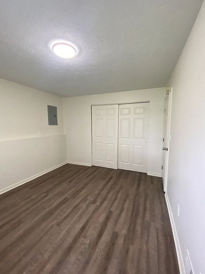 Hubbard Drive Garden Apartments - Photo 3 of 11