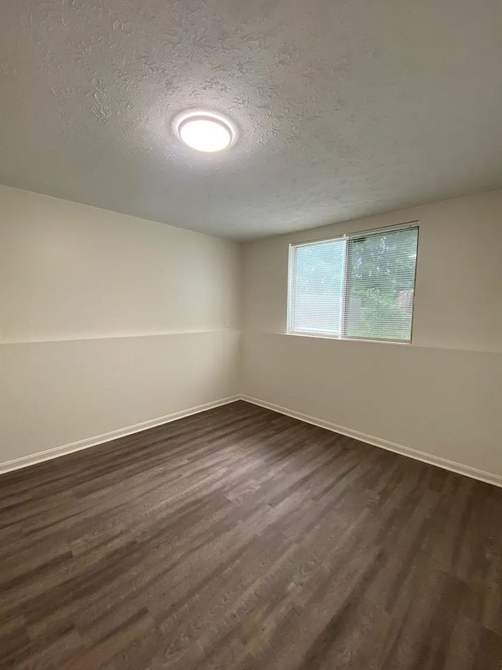 Hubbard Drive Garden Apartments - Photo 4 of 11
