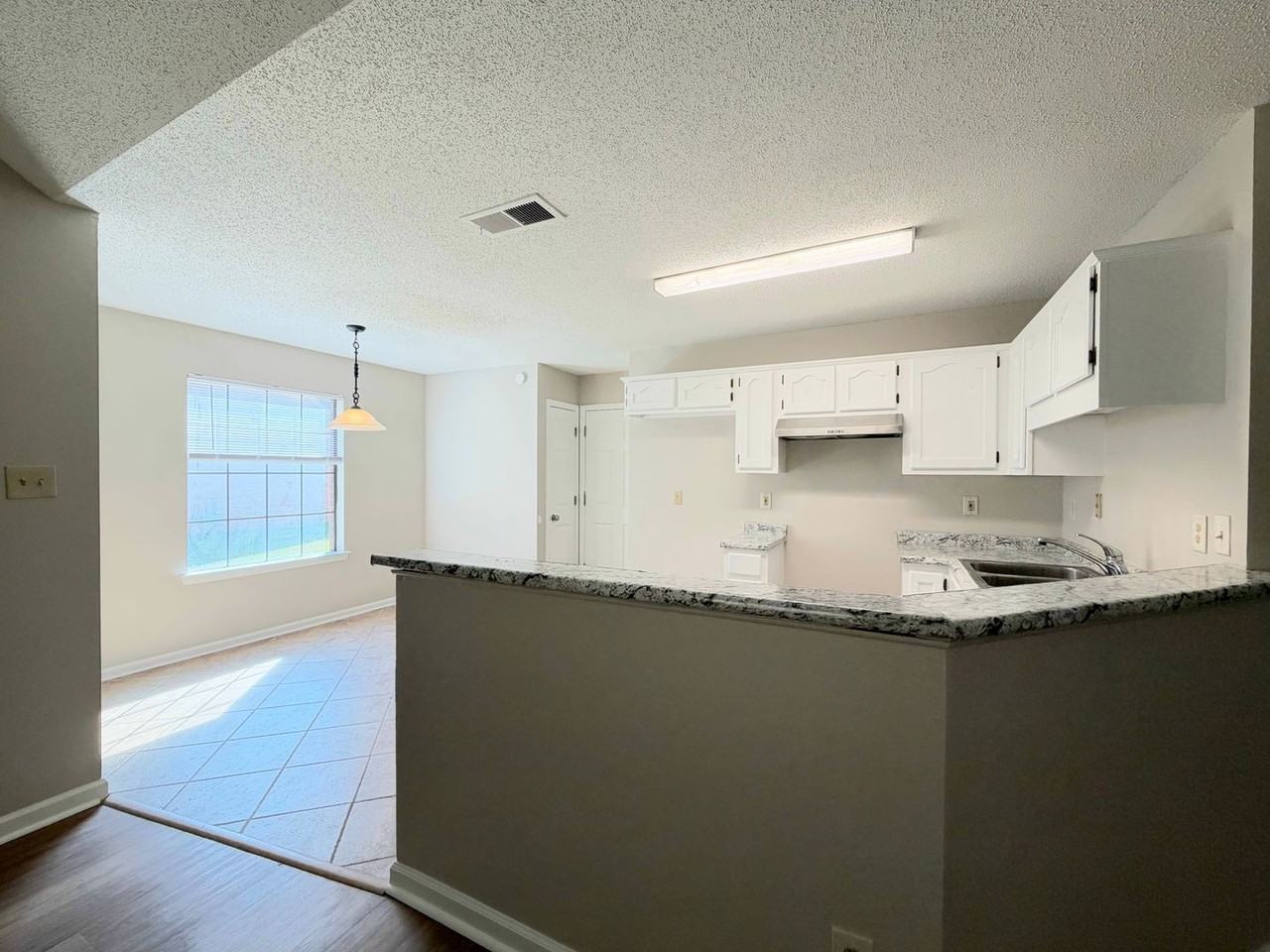 6866 Valerie 6866 - Photo 6 of 11