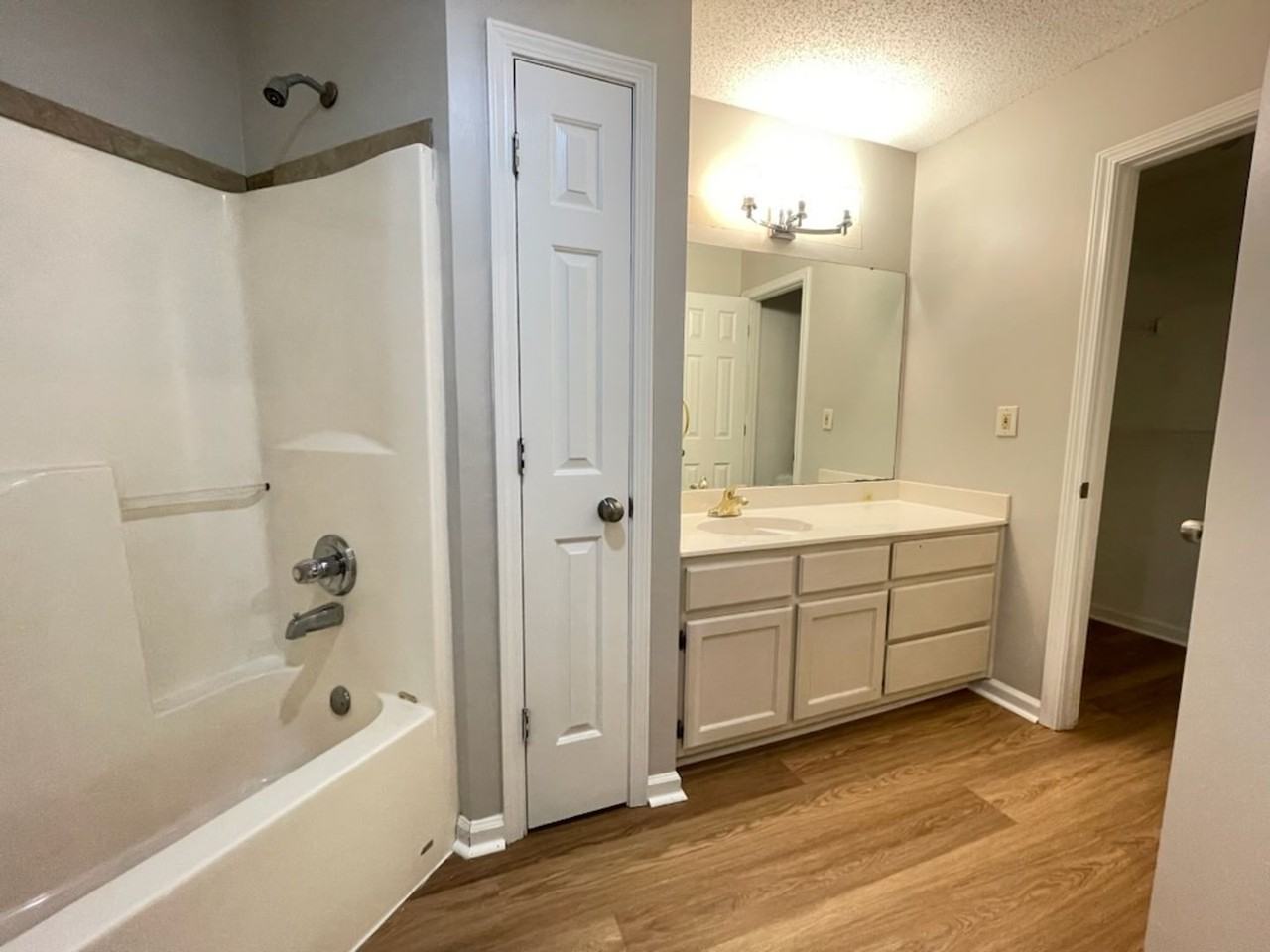 6866 Valerie 6866 - Photo 7 of 11