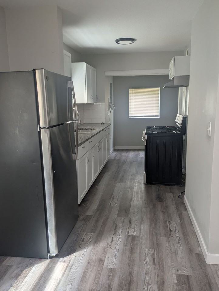 1518 Topping Ave - Photo 2 of 5