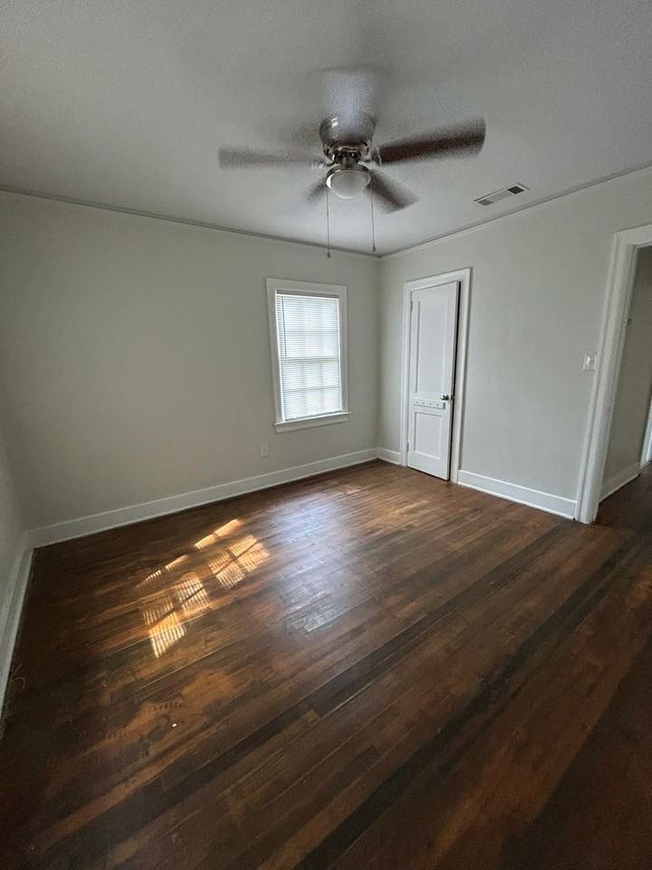 918 Rosedale Ave #B - Photo 5 of 8