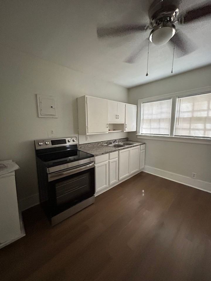 918 Rosedale Ave #B - Photo 6 of 8