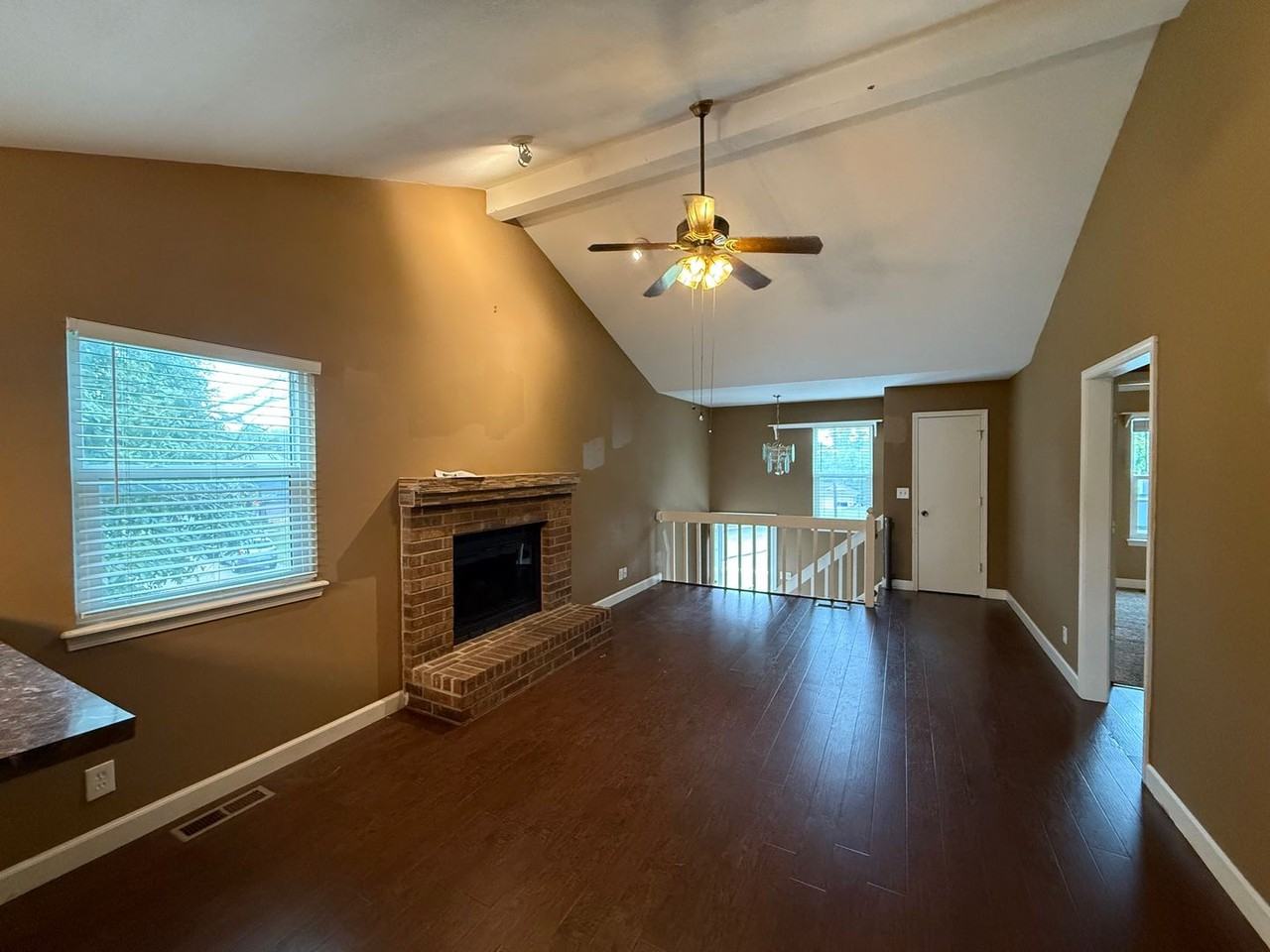 134 N Saxony Dr - Photo 5 of 23