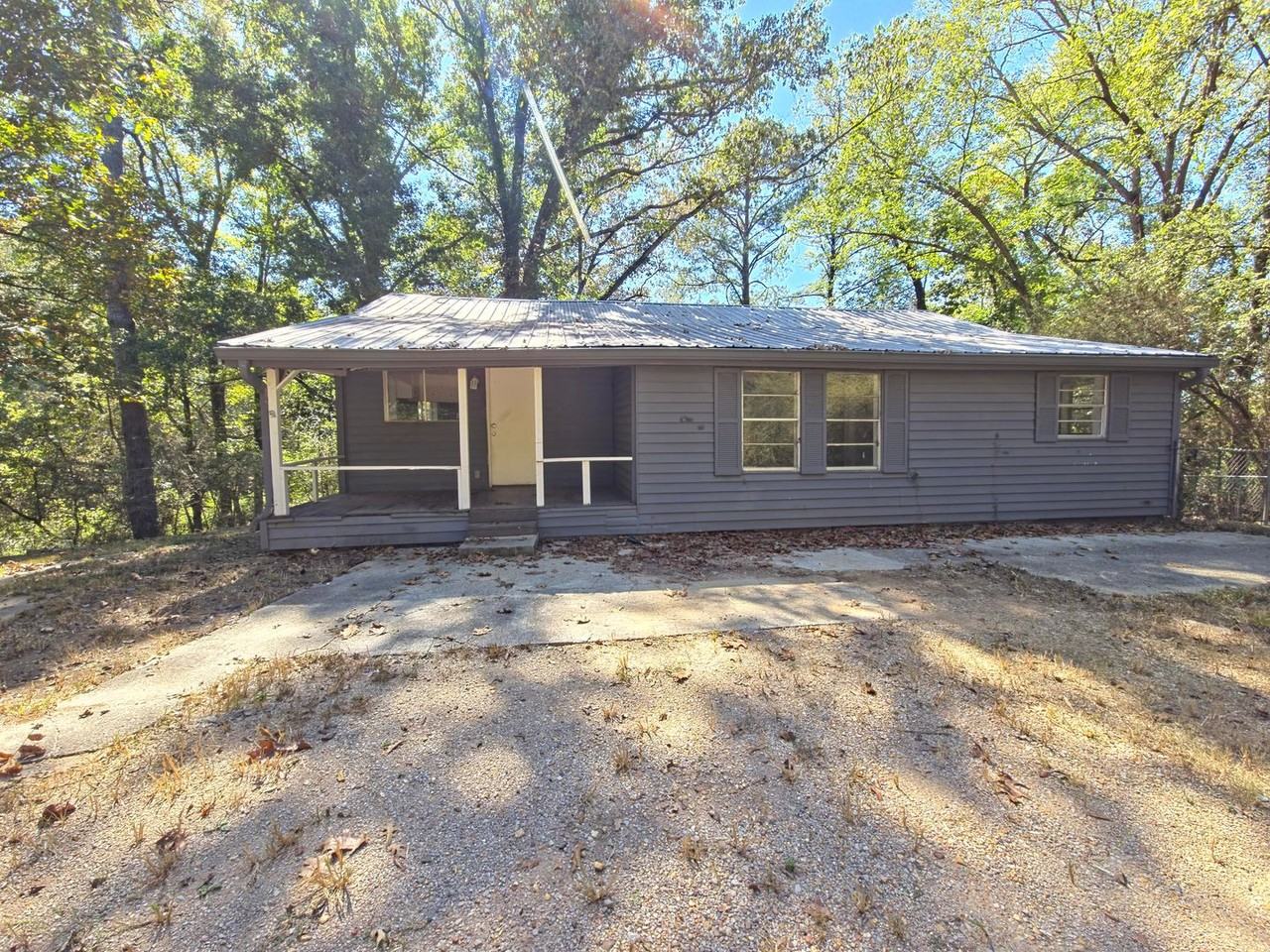 2204 Old Birmingham Hwy - Photo 2 of 18