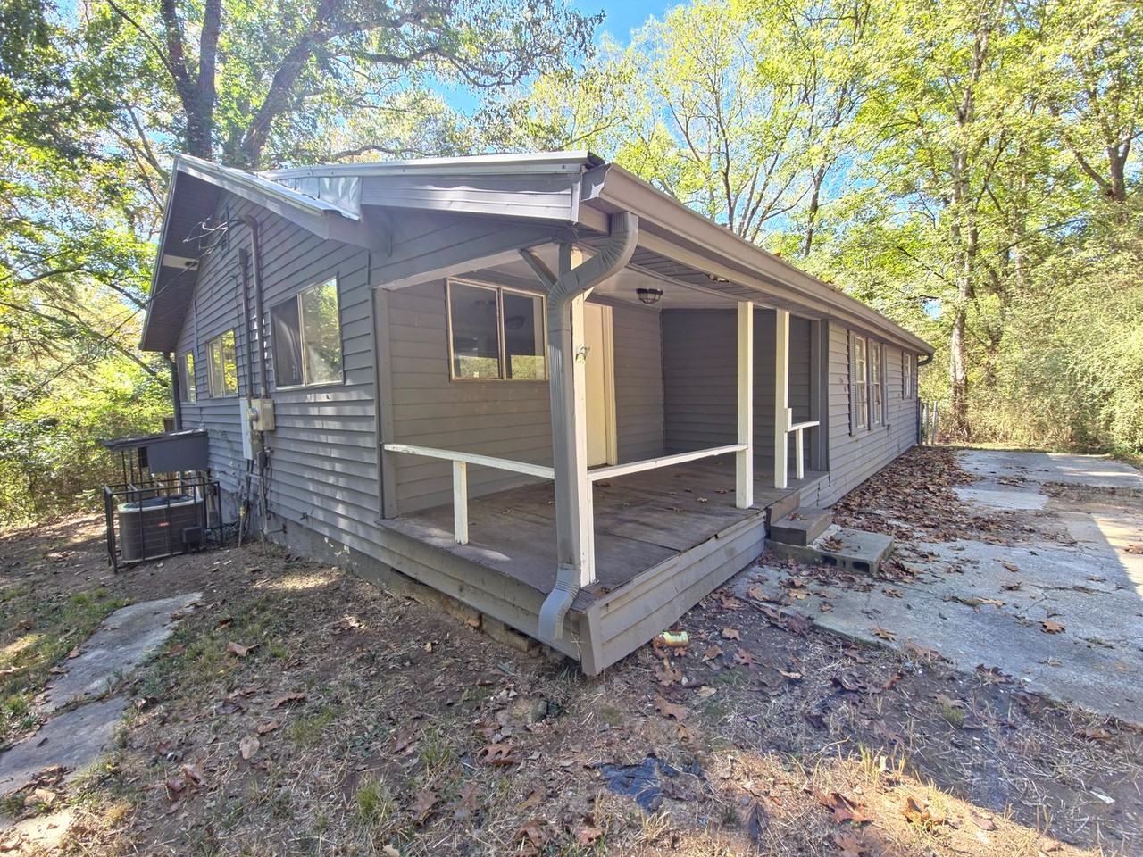 2204 Old Birmingham Hwy - Photo 3 of 18
