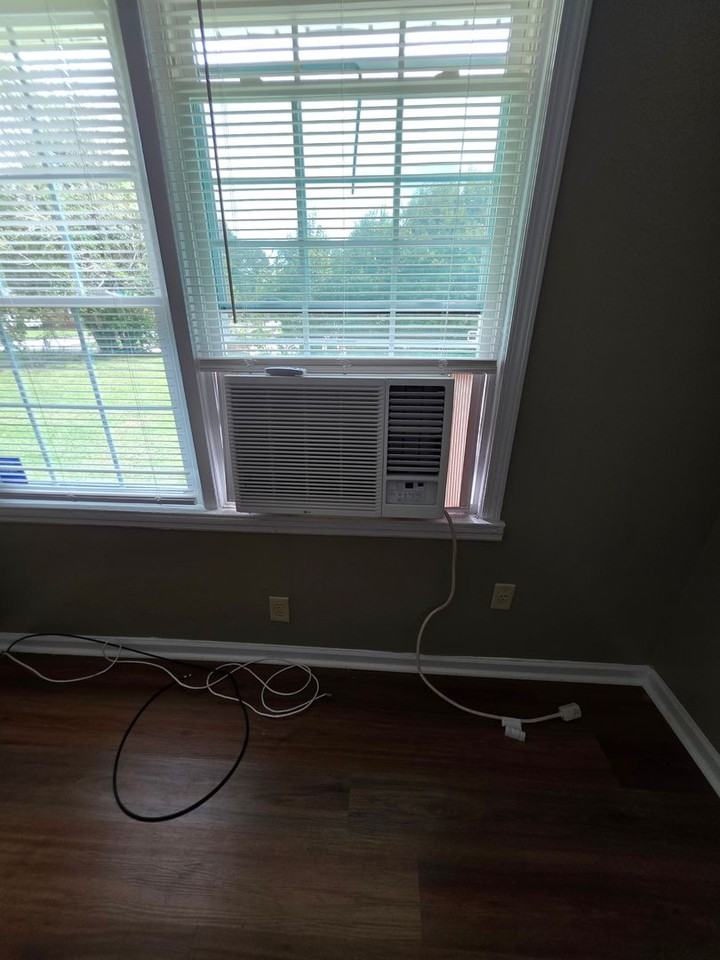 1428 Tradd Ct - Photo 3 of 26