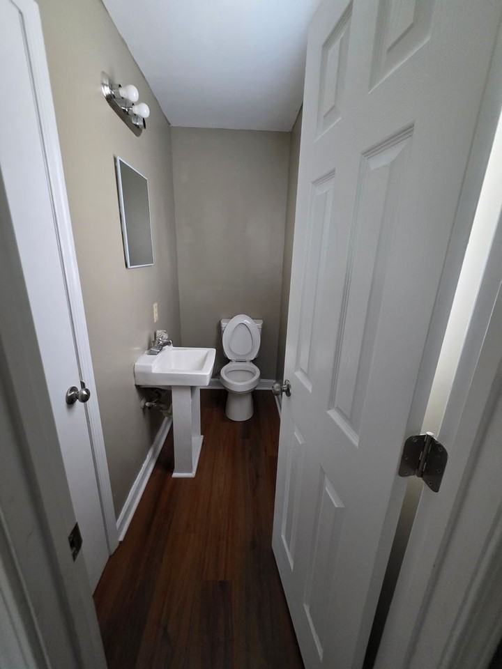 1428 Tradd Ct - Photo 5 of 26