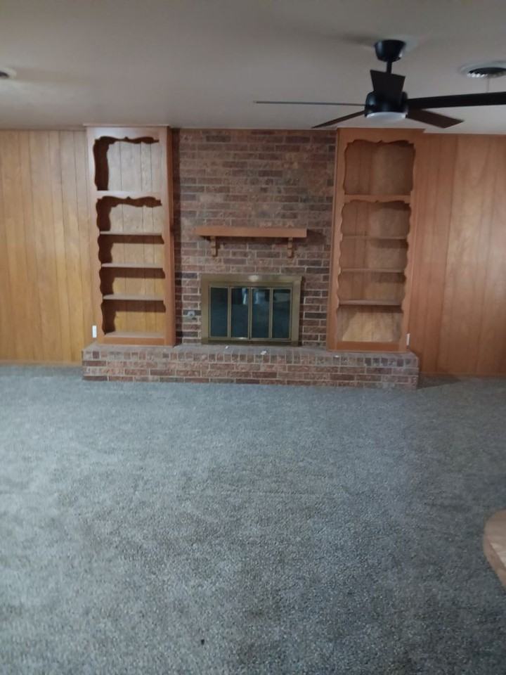 1107 Sw 42nd St - Photo 2 of 10
