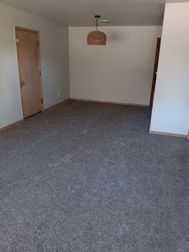 1107 Sw 42nd St - Photo 3 of 10