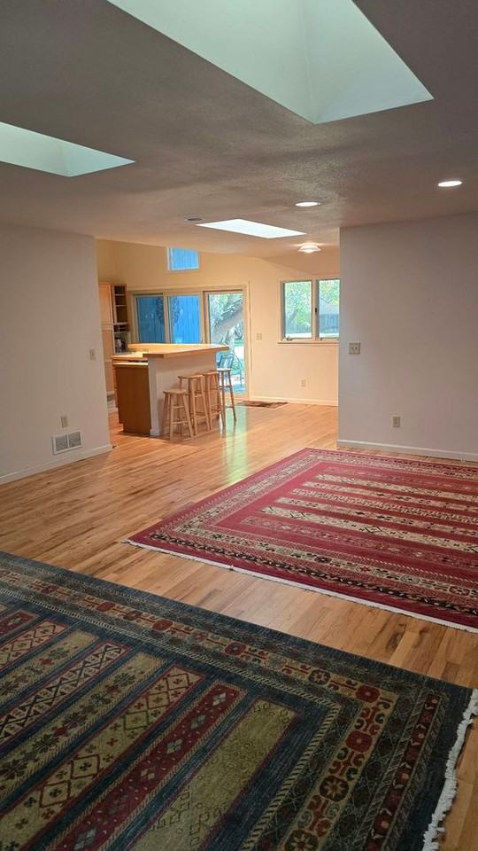 636 Heather Ct - Photo 3 of 31