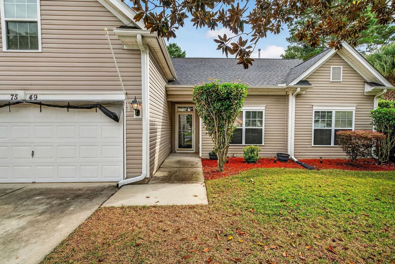 7549 Hawks Cir - Photo 3 of 43