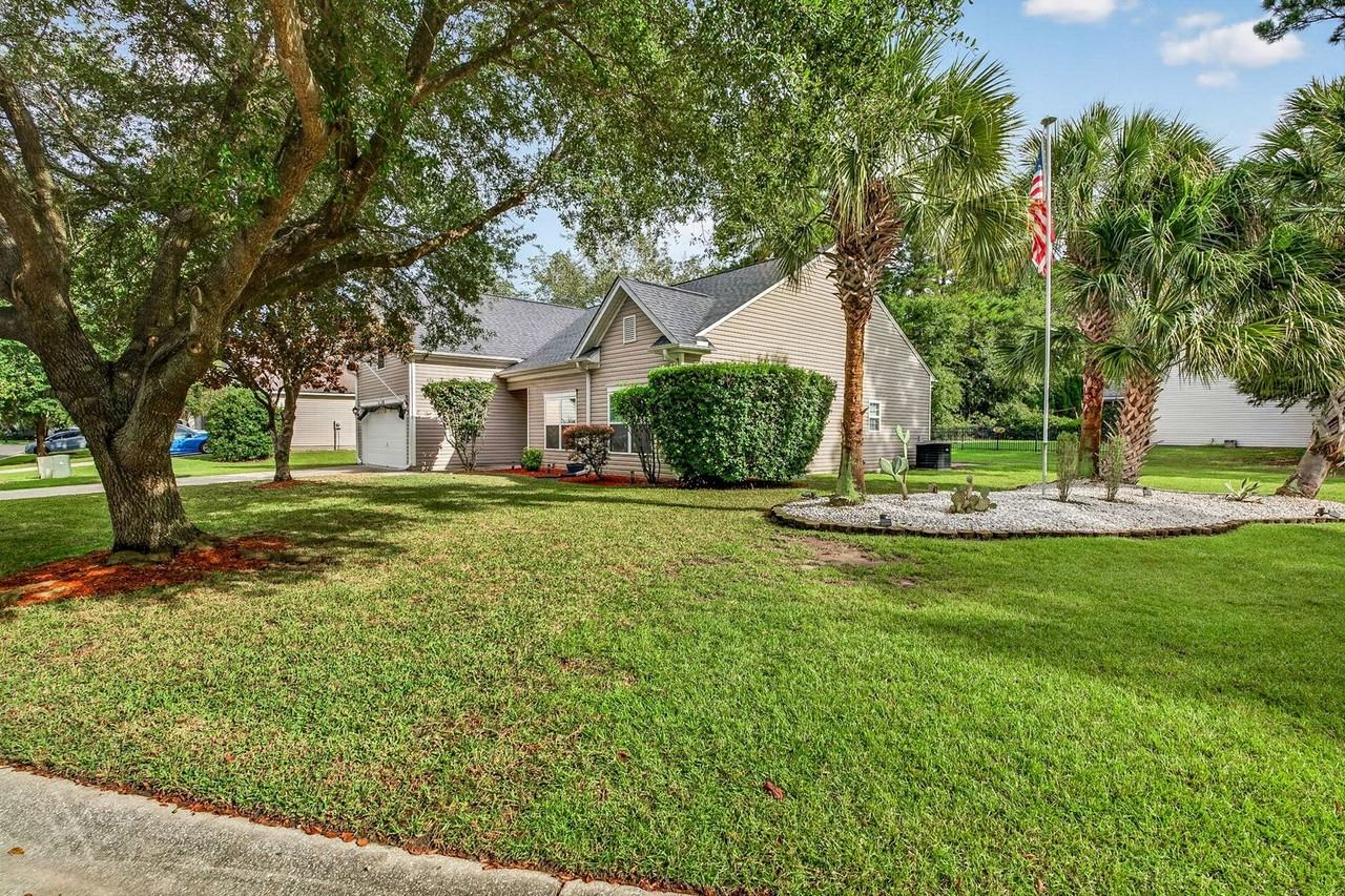 7549 Hawks Cir - Photo 4 of 43