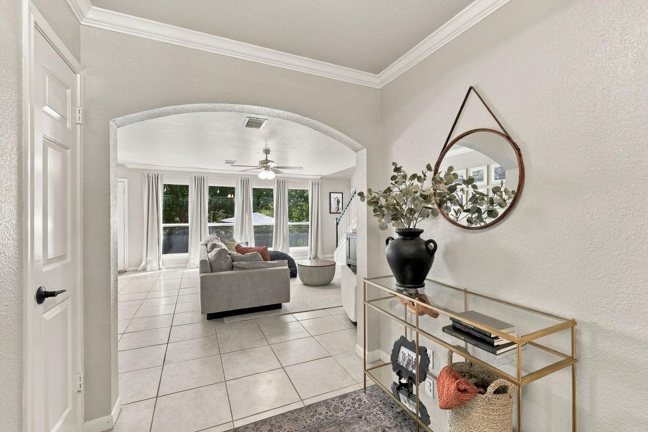 7318 Chenal Pt - Photo 3 of 28