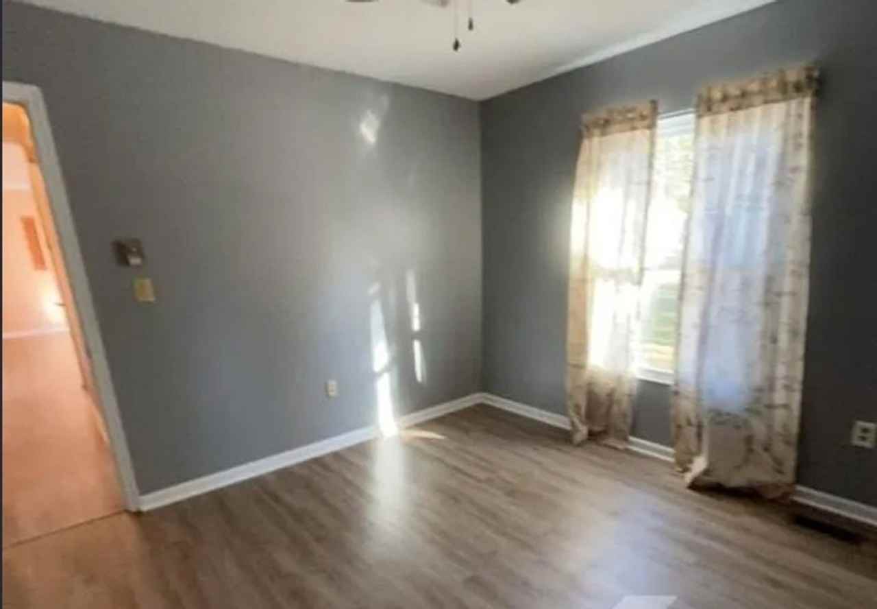 113 Susan Ave - Photo 3 of 21