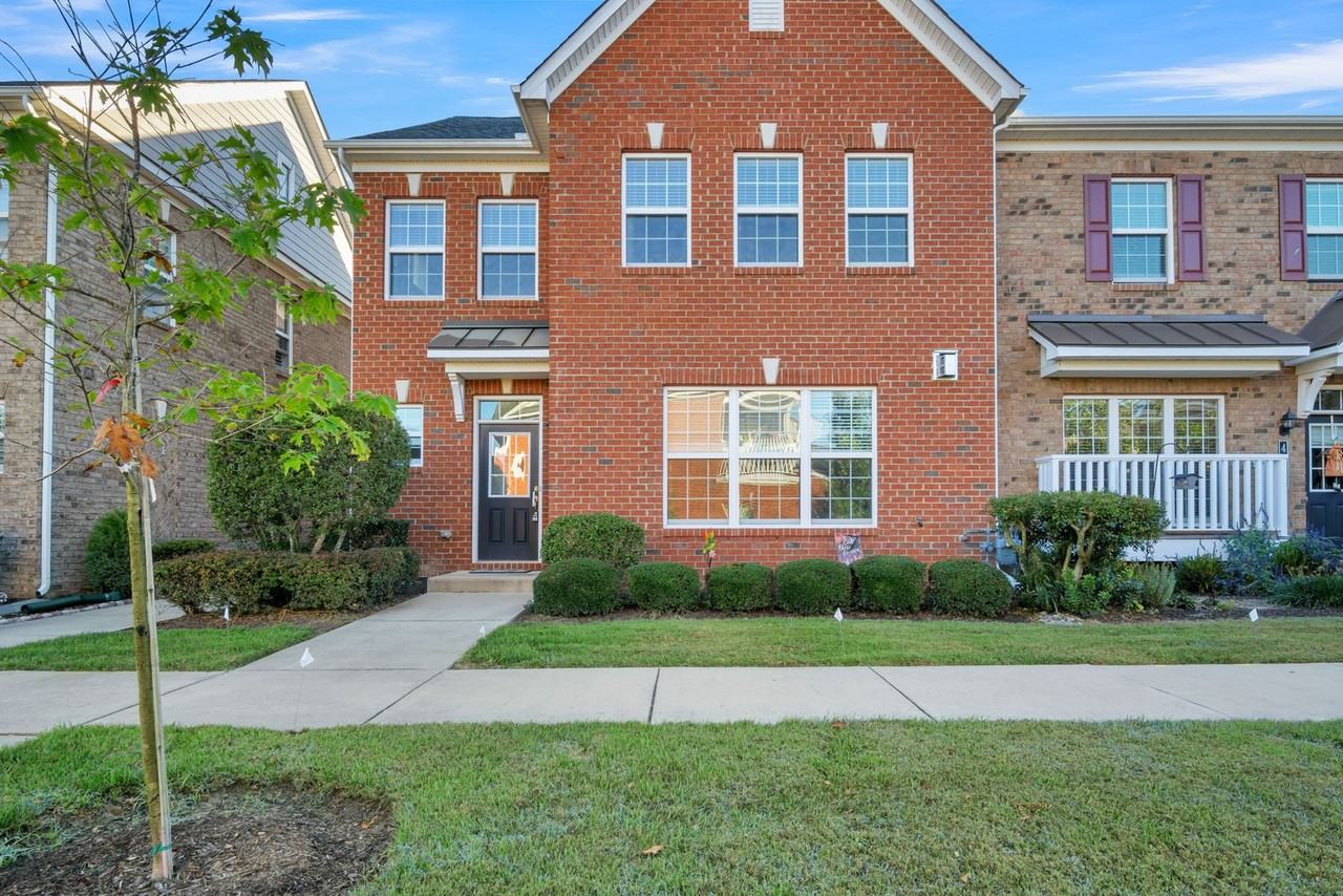 4211 Greenview - Photo 3 of 40