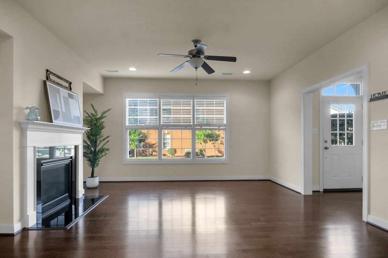 4211 Greenview - Photo 6 of 40