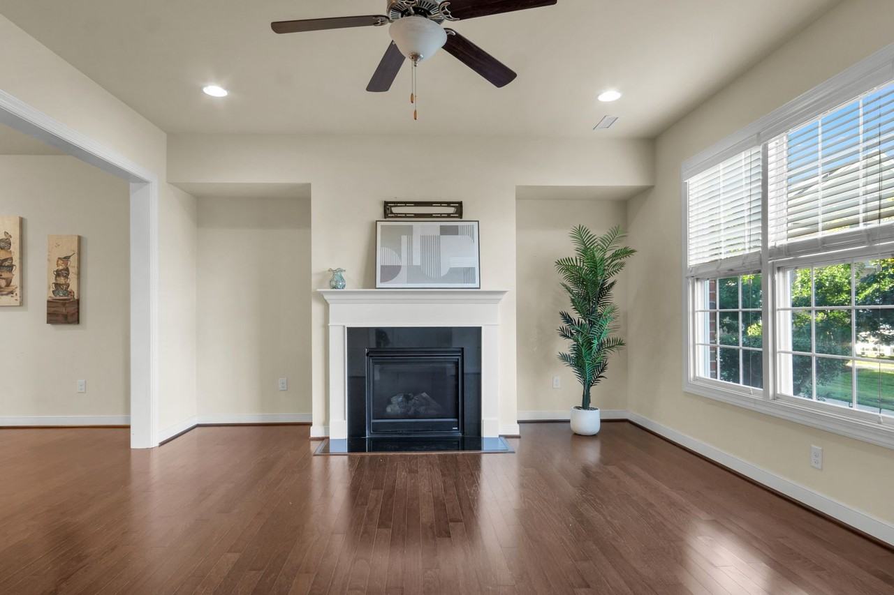 4211 Greenview - Photo 7 of 40
