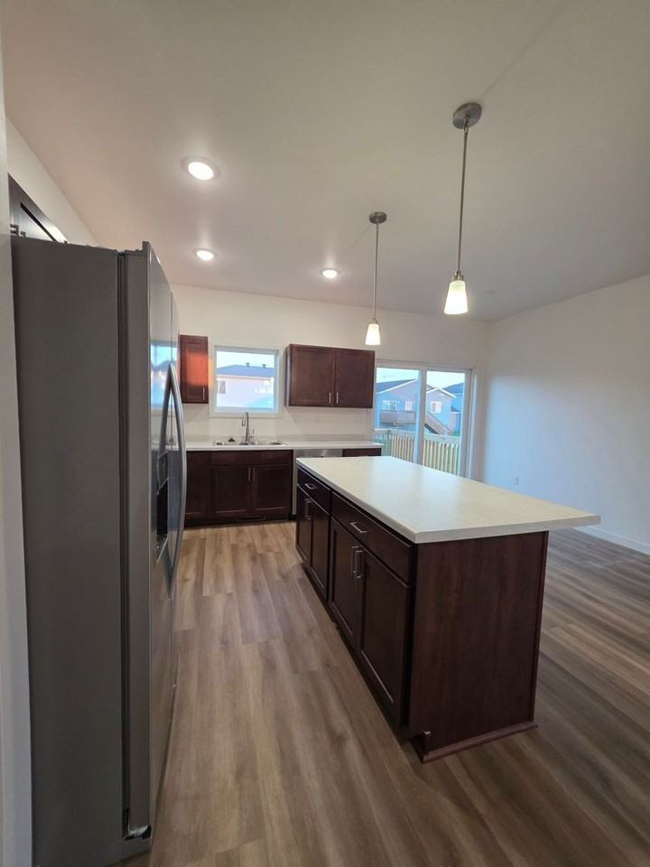1503 Keystone Cir Ne - Photo 5 of 17