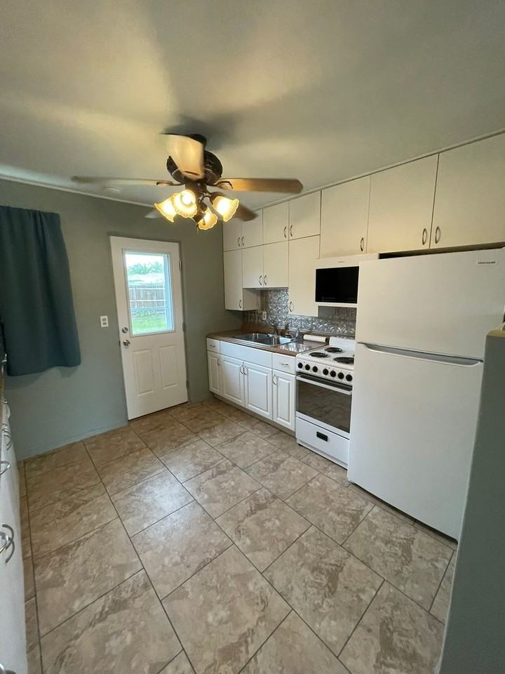 57 River Dr - Photo 6 of 21