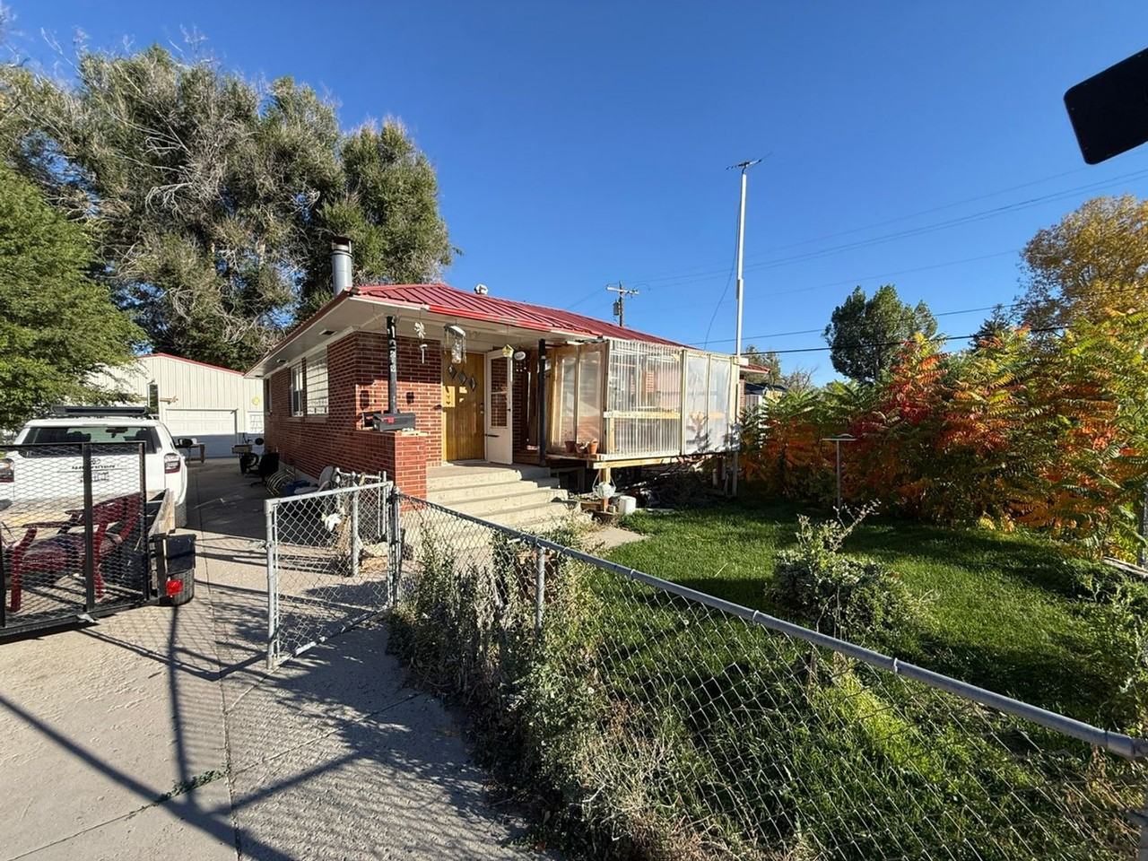 519 N 6th St E - Photo 5 of 34