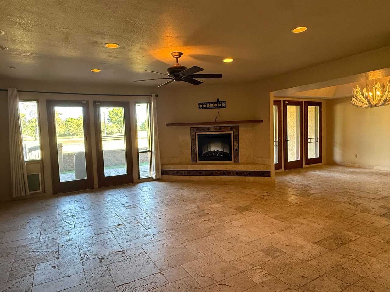 800 E Country Club Dr #14 - Photo 3 of 28