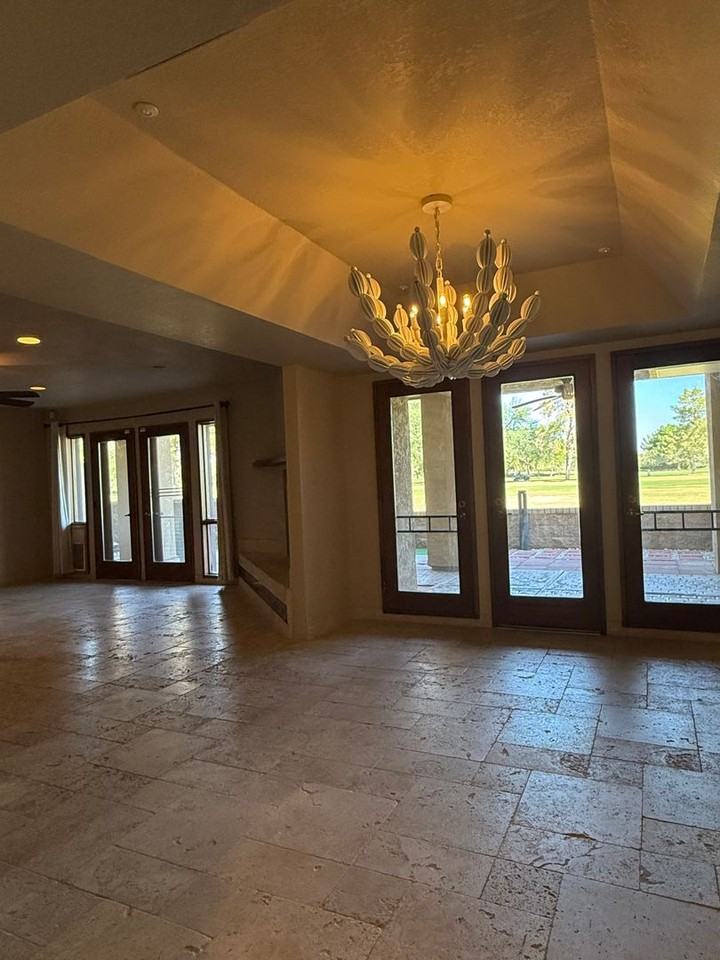 800 E Country Club Dr #14 - Photo 4 of 28