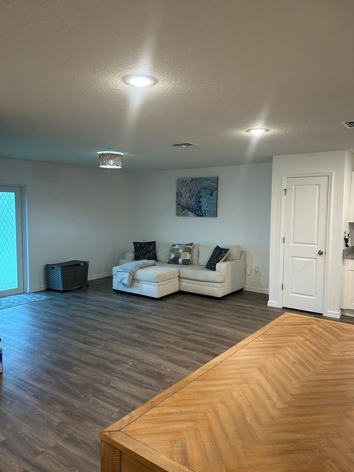 8686 99th Ct - Photo 5 of 25