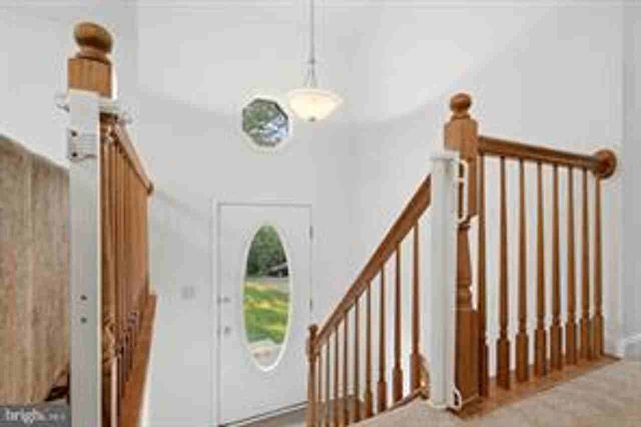 11516 Deadwood Dr - Photo 4 of 42