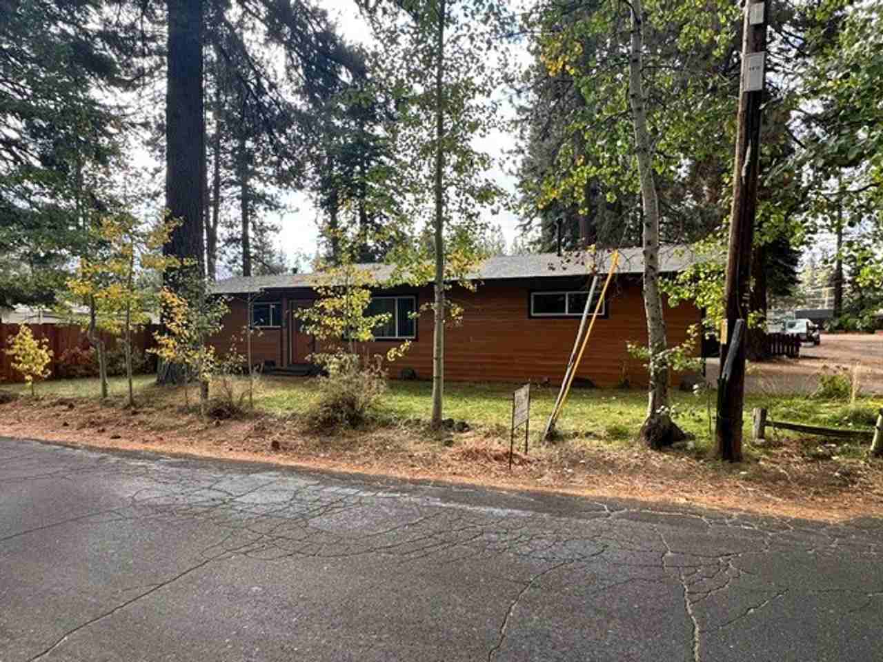 940 Patricia Ln - Photo 3 of 17