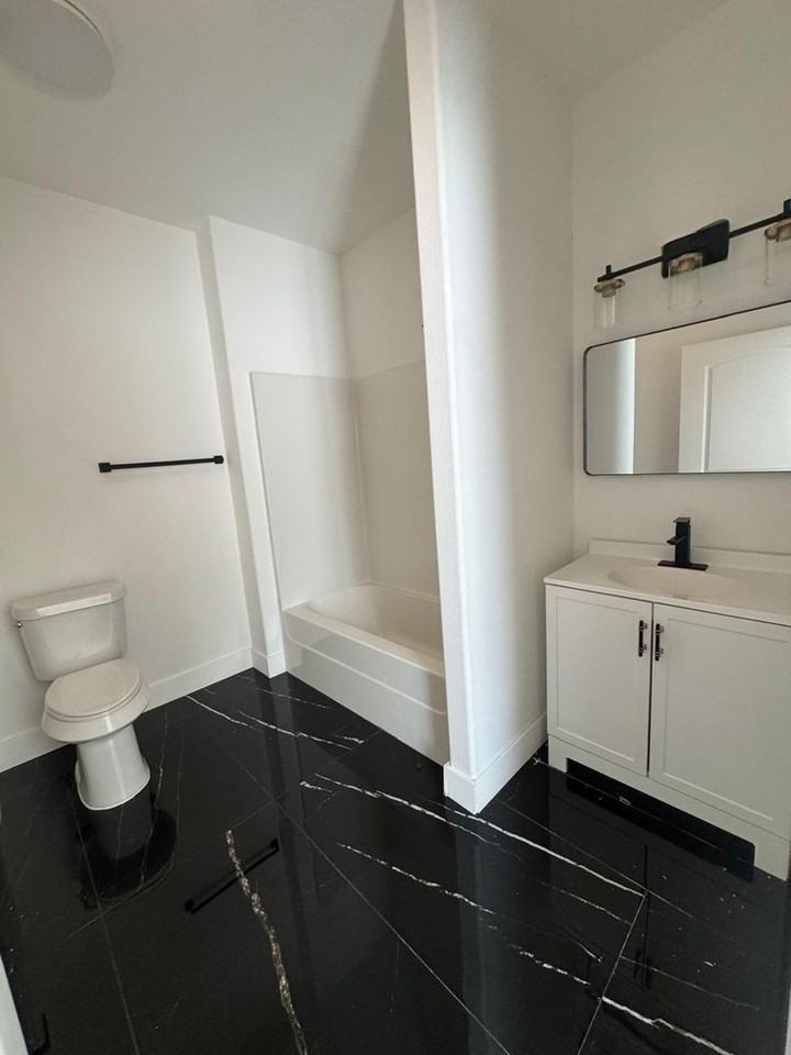 2495 Wilson St - Photo 6 of 7