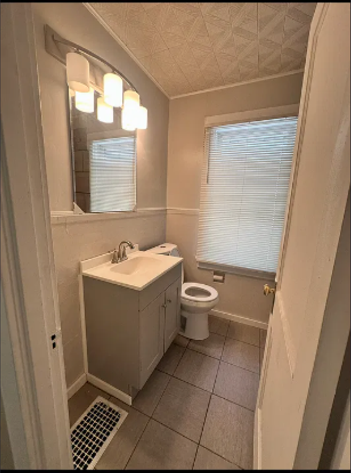 2732 Queensboro Ave - Photo 7 of 12