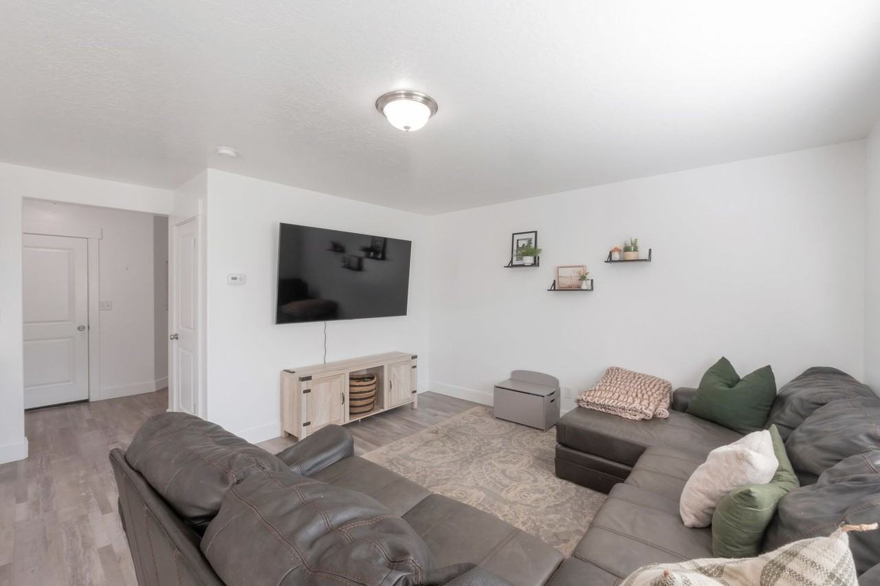 721 S 110 W - Photo 7 of 15