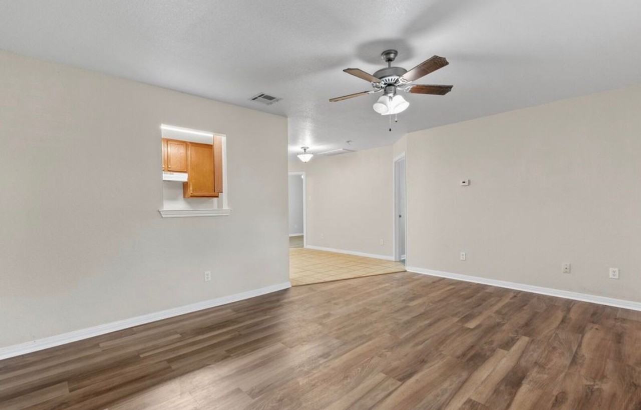 217 E Craven Ave - Photo 2 of 12